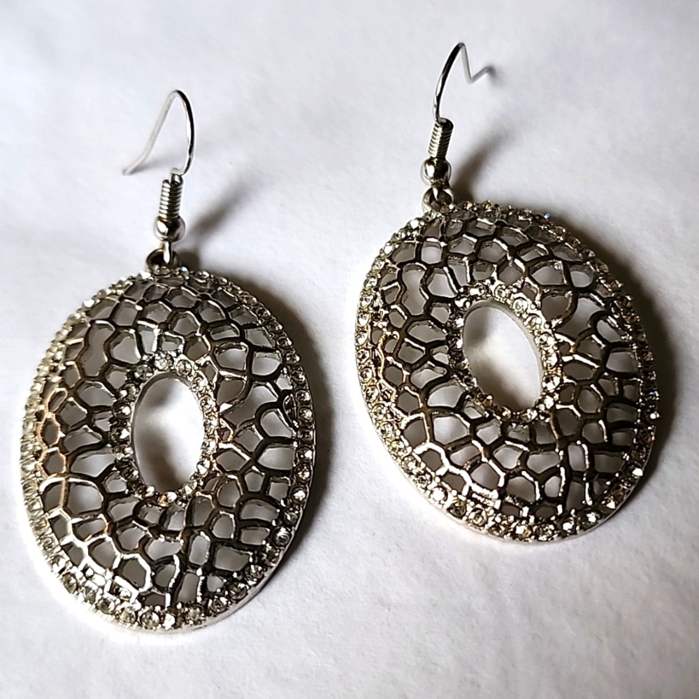 Previously Loved Rhinestone  Lace Style  Earrings